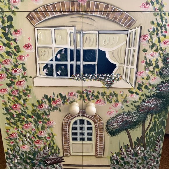 Stunning Hand Painted Jewelry or Storage Chest - Picture 6 of 9